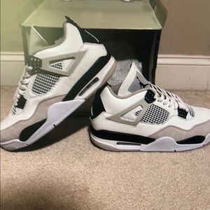 Air Jordan 4 Retro 'Military Black